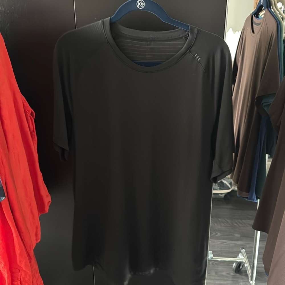 Black Lululemon License to Train Short Sleeve
